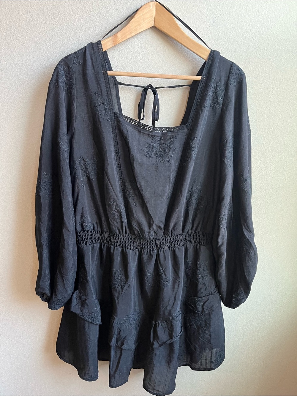 Embroidered Eyelet Black Tiered Mini Dress Stagecoach Festival NWT - Picture 4 of 10